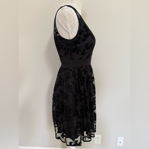 Altar'd State Black Velvet Floral & Lace Midi Dress - Picture 5 of 14